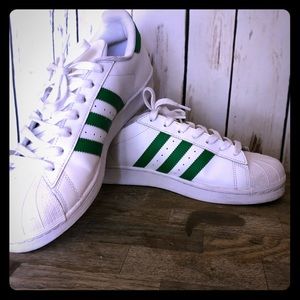 Adidas Superstar 💚GREEN💚 LIKE NEW! M: 9.5/W: 11